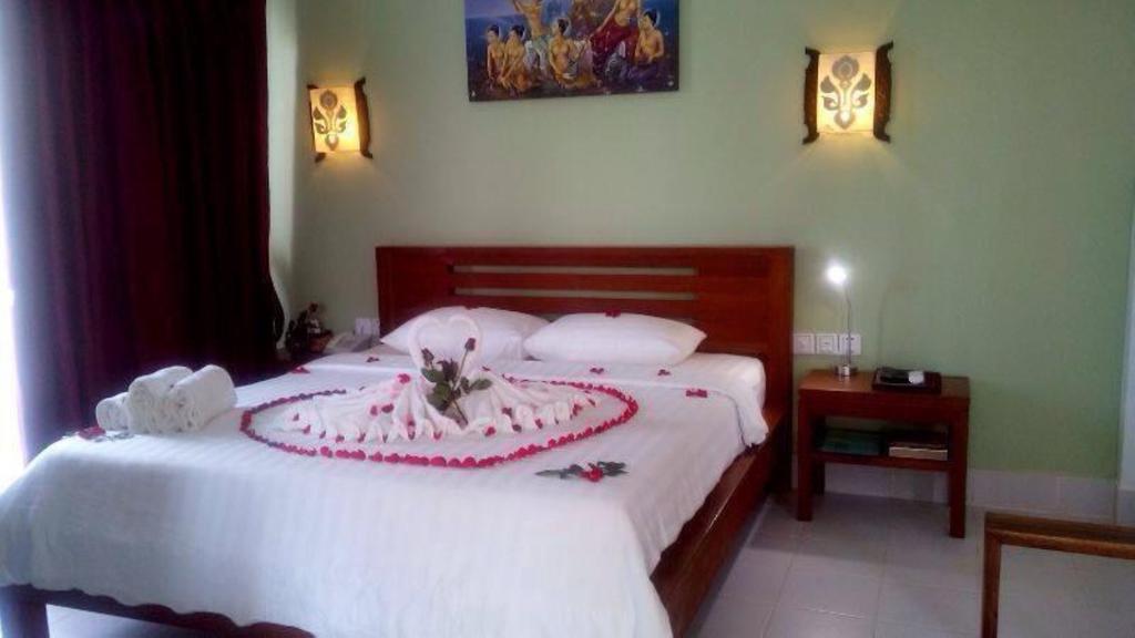 Ropanha Boutique Hotel Sihanoukville Exterior photo