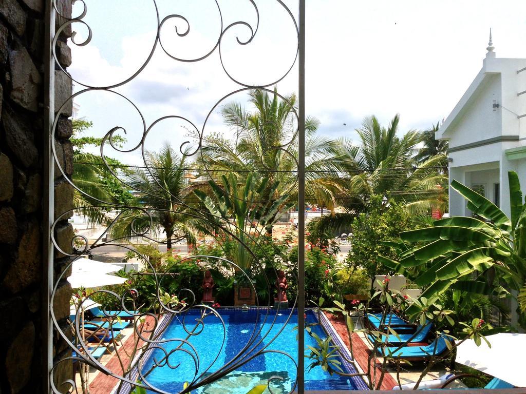 Ropanha Boutique Hotel Sihanoukville Exterior photo