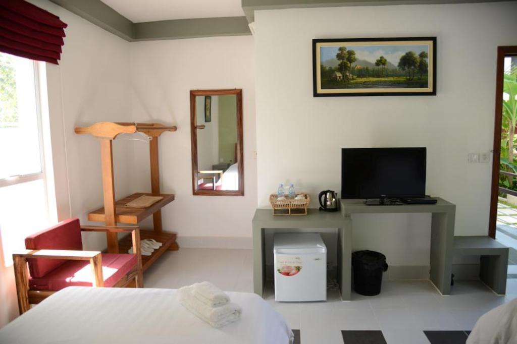 Ropanha Boutique Hotel Sihanoukville Exterior photo