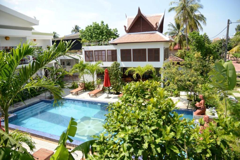Ropanha Boutique Hotel Sihanoukville Exterior photo