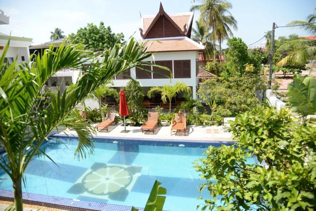 Ropanha Boutique Hotel Sihanoukville Exterior photo