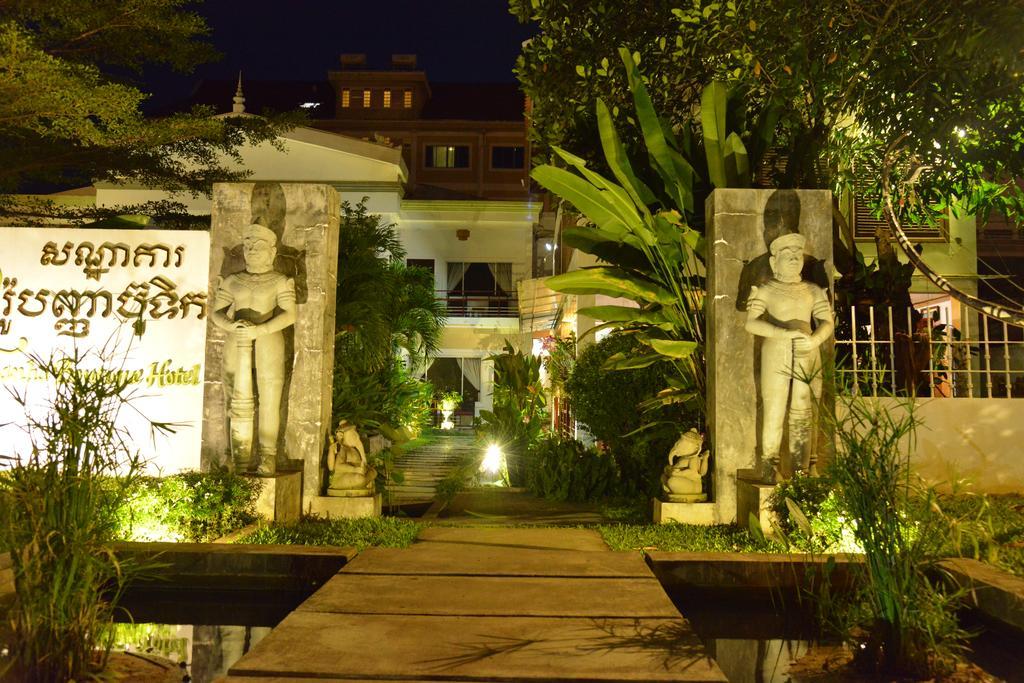 Ropanha Boutique Hotel Sihanoukville Exterior photo