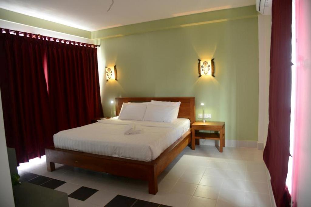 Ropanha Boutique Hotel Sihanoukville Exterior photo